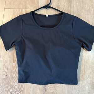 P'tula Classic Black Crop Top
